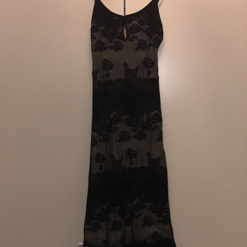 Bebe black lace keyhole midi dress S